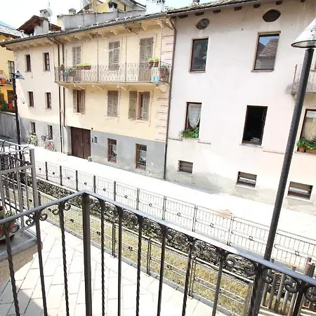 Porta Praetoria - Affitti Brevi Italia Apartmán